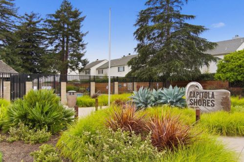 4390 Diamond St, Capitola CA 95010-3056 exterior