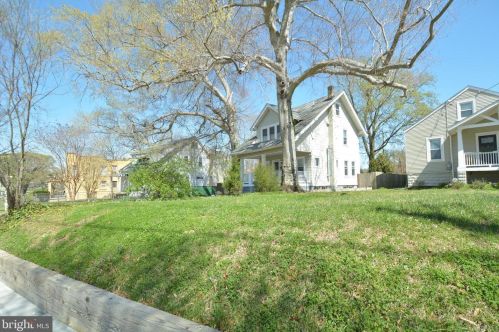 2411 30 St, Washington DC 20018-1532 exterior