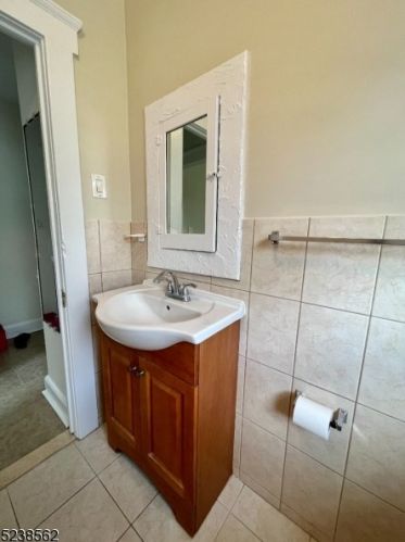 57 9th Ave, Paterson NJ  07506-1749 exterior