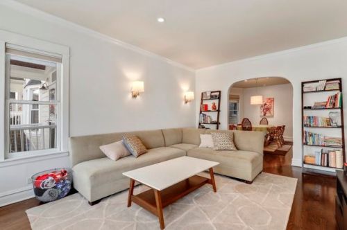 3056 Hoyne Ave, Chicago IL 60643-1121 exterior