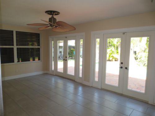 1059 24 Ave, Boynton Beach FL 33426-7451 exterior