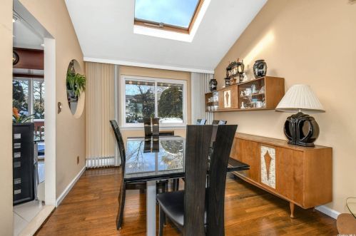 28 Gaymor Ln, Commack NY 11725-1306 exterior