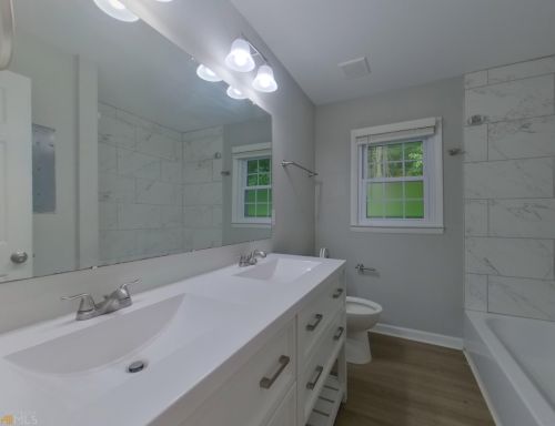 3823 Crosby Dr, Atlanta GA 30331-3432 exterior