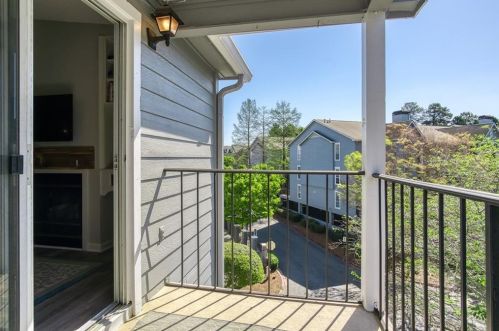 329 Granville Ct, Atlanta GA  30328-3434 exterior