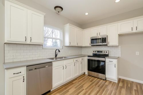 150 Village Circle Dr, Winfield MO 63389-2051 exterior