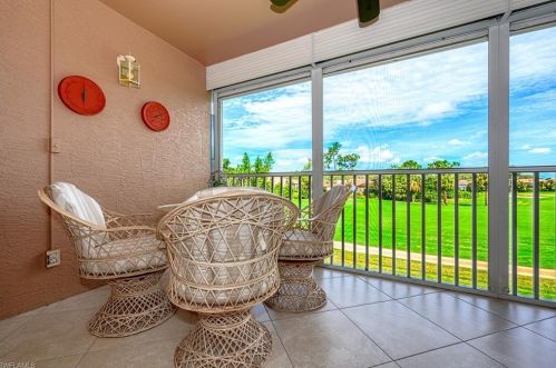 725 Saratoga Cir, Naples, FL 34104-8760