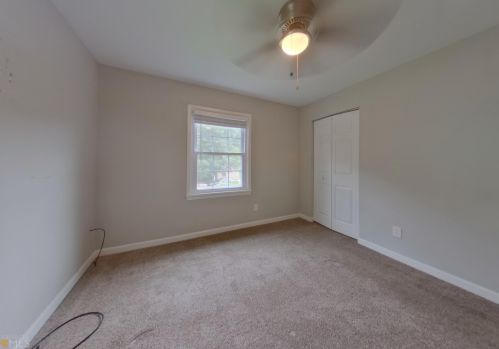 3823 Crosby Dr, Atlanta GA 30331-3432 exterior