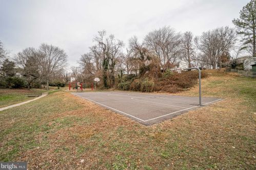 4110 Duvawn St, Alexandria VA 22310-2022 exterior