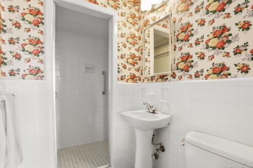 5 Putnam Hl, Greenwich CT exterior