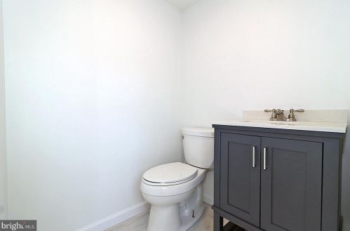 405 Conifer Dr, Lacey NJ  08731-1925 exterior