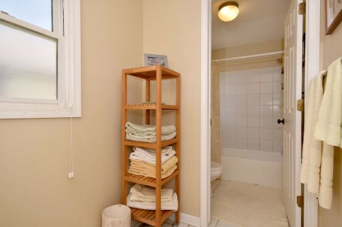 250 3 St, Elmhurst IL 60126-2460 exterior