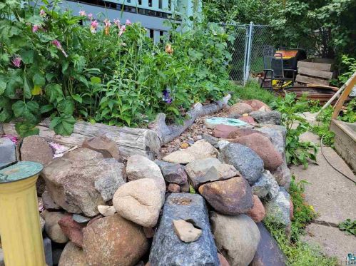 2021 4 St, Duluth MN 55805-1873 exterior