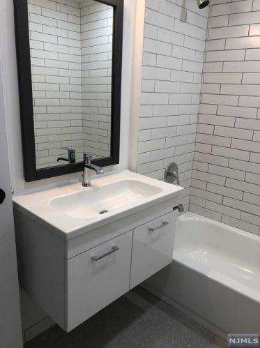 68 9th Ave, Paterson NJ 07506-1645 exterior