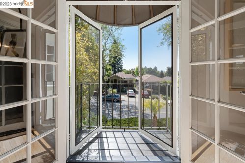 1243 Martin Luther King Jr Way, Berkeley CA 94709-1979 exterior