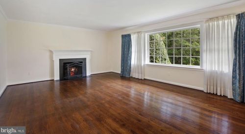 11013 Cripplegate Rd, Rockville MD 20854-1630 exterior