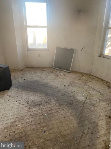 120 6 St, Darby PA 19023-2306 exterior