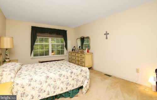 9 Kimberly Dr, Runnemede NJ 08078-2104 exterior