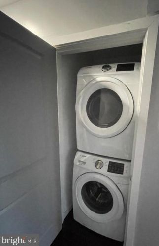 811 Franklin St, Philadelphia PA  19123-2004 exterior