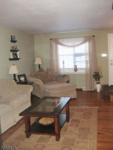 6 Great Horned Owl Ct, Hackettstown, NJ 07840-3301