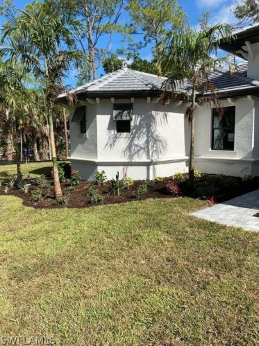 4199 11th Ave, Naples, FL 34116-4011