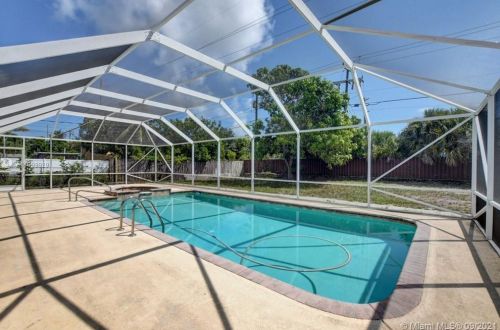 1312 7 St, Boynton Beach FL 33426-2924 exterior