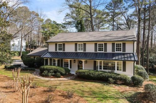 7105 Faunsworth Dr, Atlanta GA 30328-1941 exterior