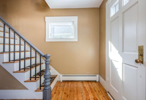 8 Shaw St, Concord, NH 03303-1461