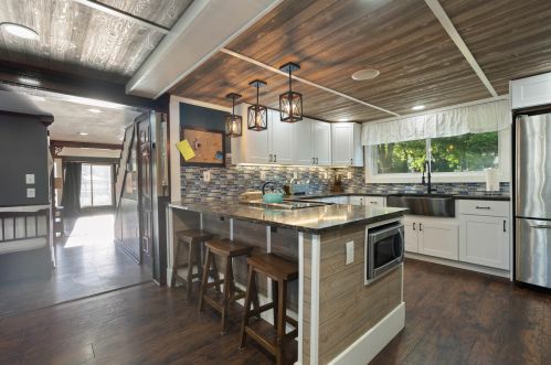 44 Main St, Newton NH 03858-3113 exterior