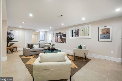 4215 16th St, Washington DC  20011-7005 exterior