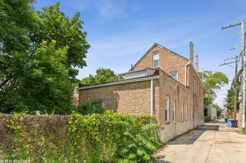 3213 Parnell Ave, Chicago IL 60628-5922 exterior