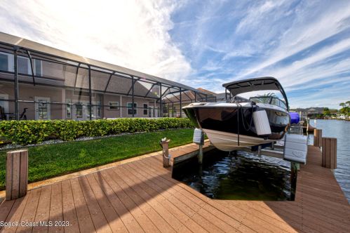 2006 Sykes Crk Dr, Merritt Island FL 32953-3065 exterior