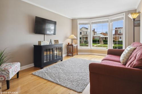 5317 Meade Ave, Chicago, IL 60638-2611