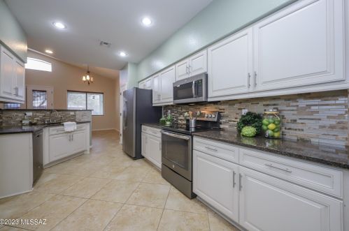 8517 Camino Bengala, Tucson AZ  85747-5165 exterior