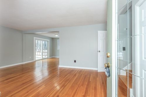 7481 School St, Concord NH  03307-0914 exterior