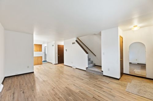 10410 Grantosa Dr, Milwaukee, WI 10412-1211