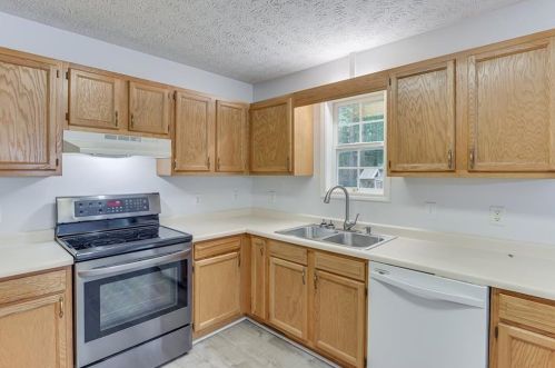 4054 Skyline Dr, Gainesville GA 30501-7662 exterior