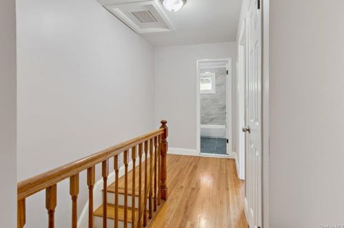 3846 Amundson Ave, Bronx NY 10466-5920 exterior