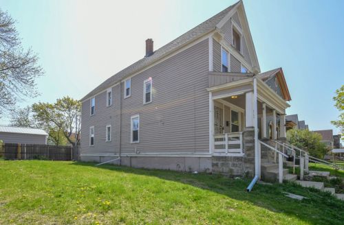 2140 Palmer St, Milwaukee WI 53212-3220 exterior