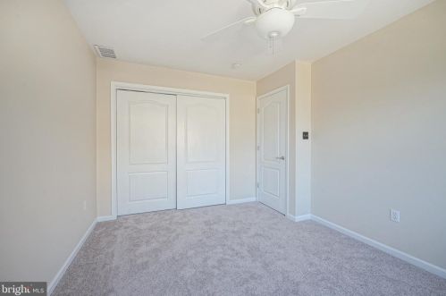 317 Kraft Ct, Camden NJ 08107-1075 exterior