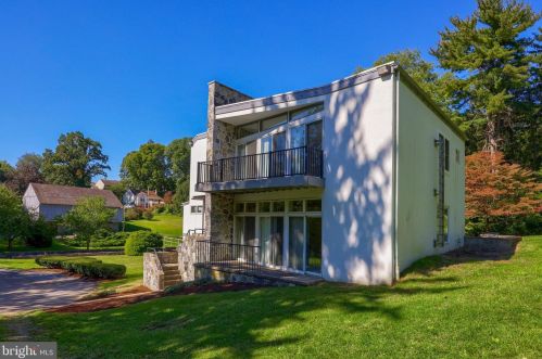 1944 Millersville Rd, Lancaster PA 17603-6153 exterior