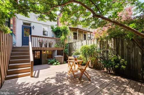 145 U St, Washington DC 20001-2338 exterior