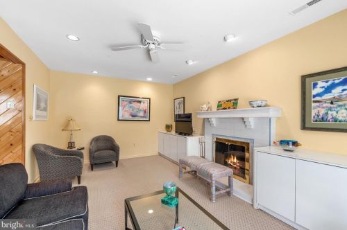 3738 Levy Ln, Huntingdon Valley PA 19006-3108 exterior