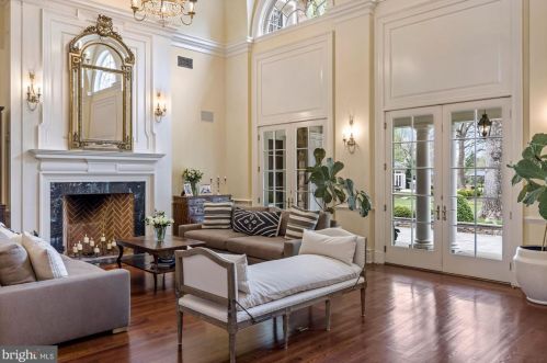 9000 Congressional Pkwy, Rockville MD  20854-4610 exterior