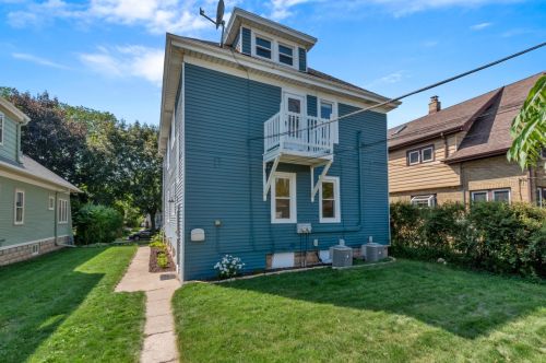 4532 Newhall St, Milwaukee WI 53211-1527 exterior