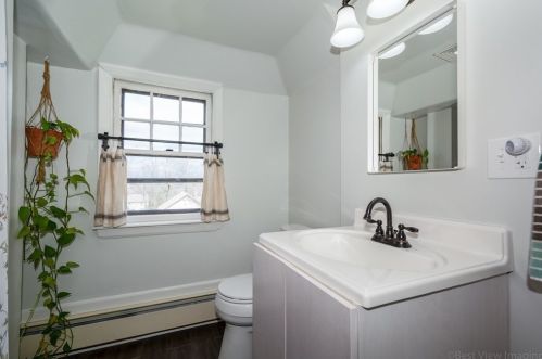 48 Housatonic St, Worcester MA 01606-1617 exterior