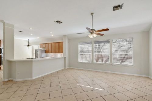 1729 Dapplegrey Ln, Austin TX 78727-4545 exterior