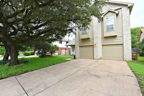 8110 Elkhorn Mountain Trl, Austin TX  78729-6424 exterior