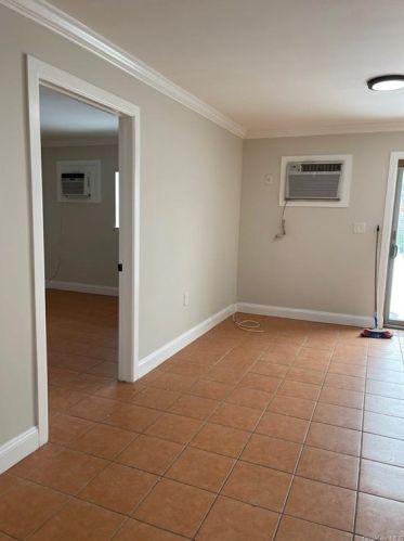 2418 Seymour Ave, Bronx NY 10469-3017 exterior