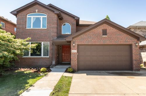 4317 Summerdale Ave, Chicago, IL 60630-1755