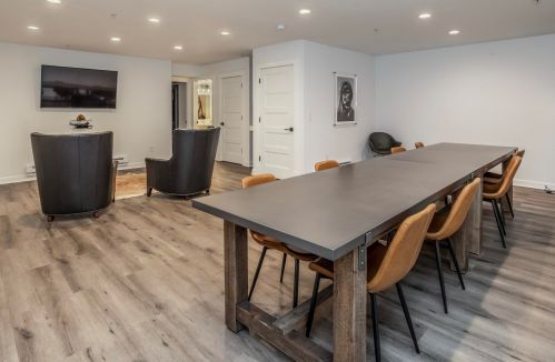 3525 Prospect Ave, Milwaukee WI 53211-2623 exterior